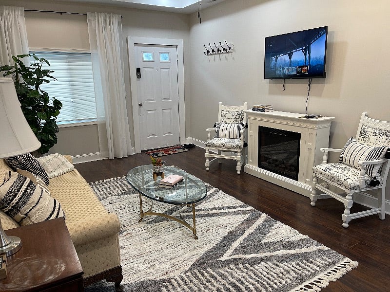 Furnished Finder property 400720_1 photo 3