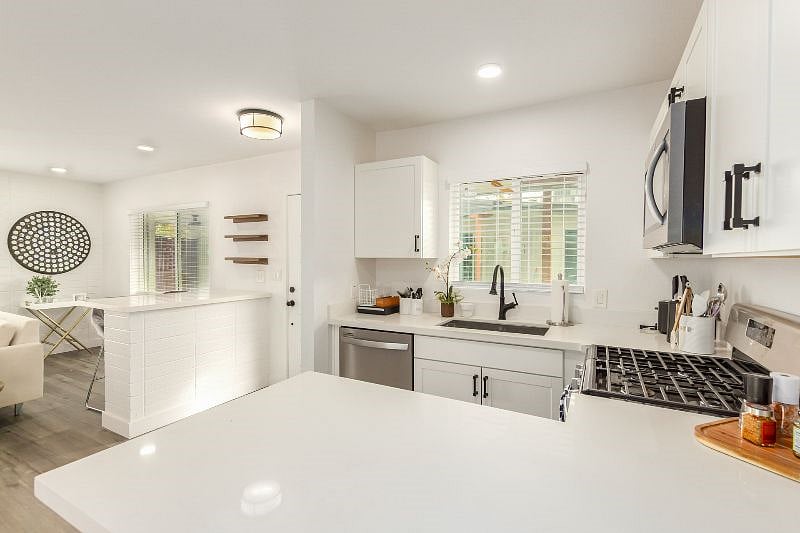 Furnished Finder property 400744_1 photo 13