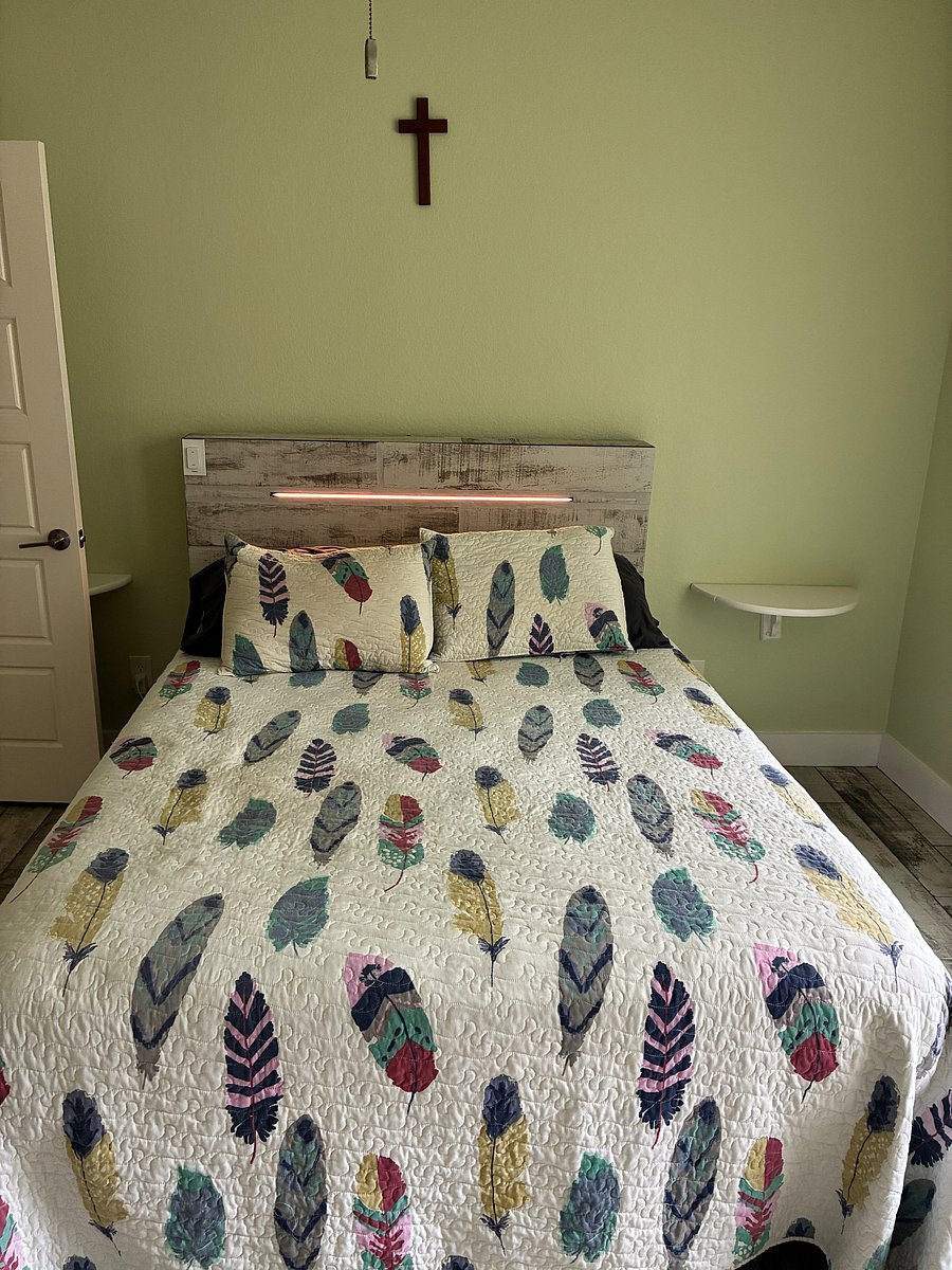 Furnished Finder property 400775_1 photo 22