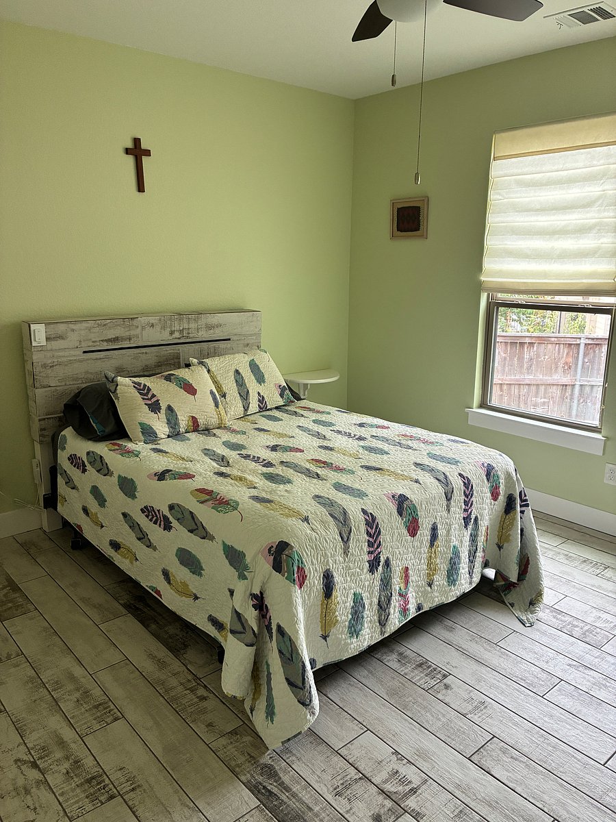 Furnished Finder property 400775_1 photo 21