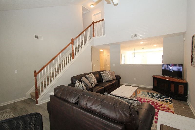 Furnished Finder property 400782_1 photo 3