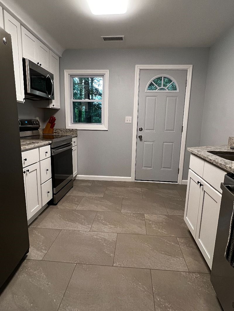 Furnished Finder property 400783_1 photo 4