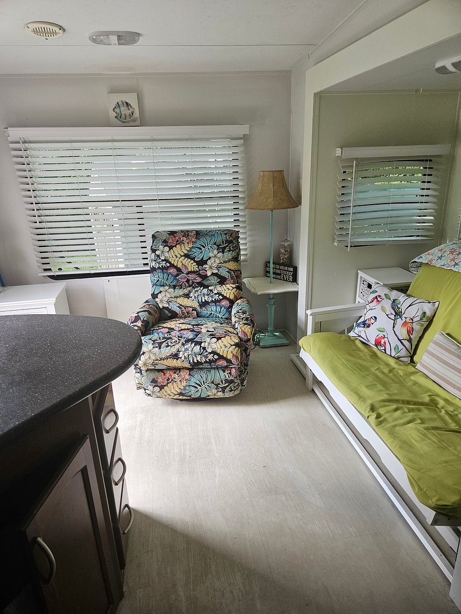 Furnished Finder property 400784_1 photo 12