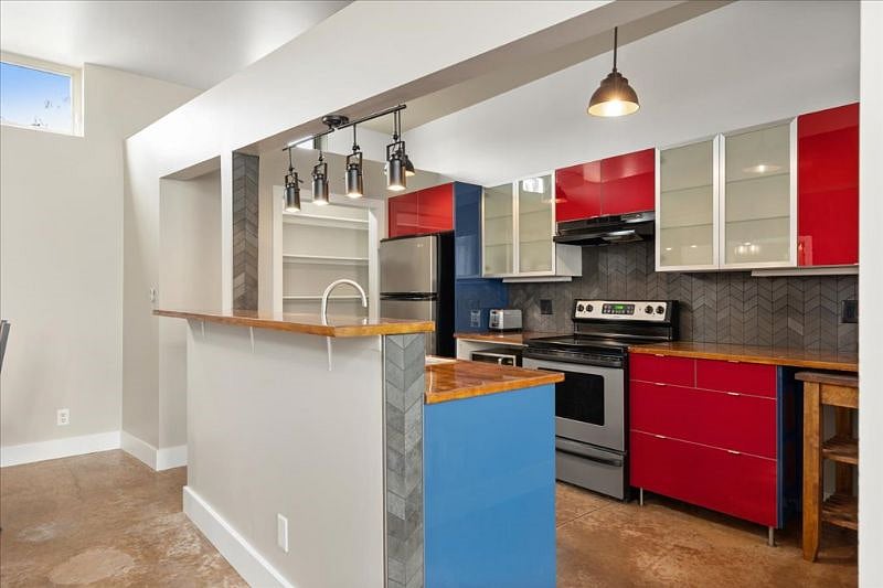 Furnished Finder property 400789_1 photo 7