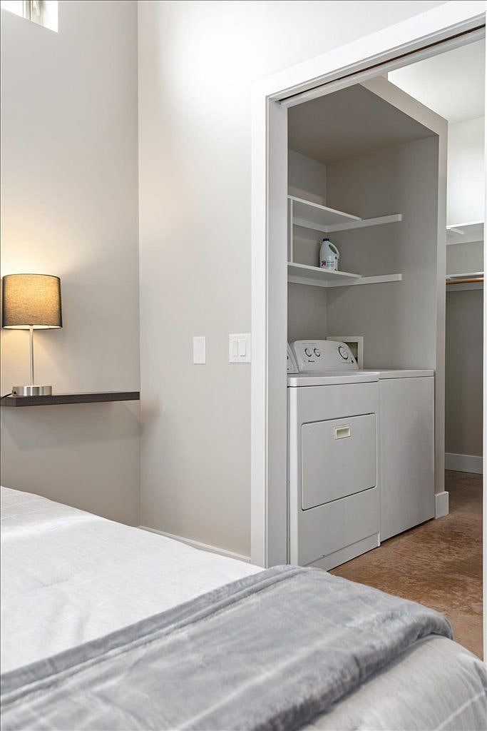 Furnished Finder property 400789_1 photo 15
