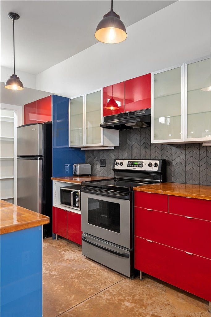 Furnished Finder property 400789_1 photo 9