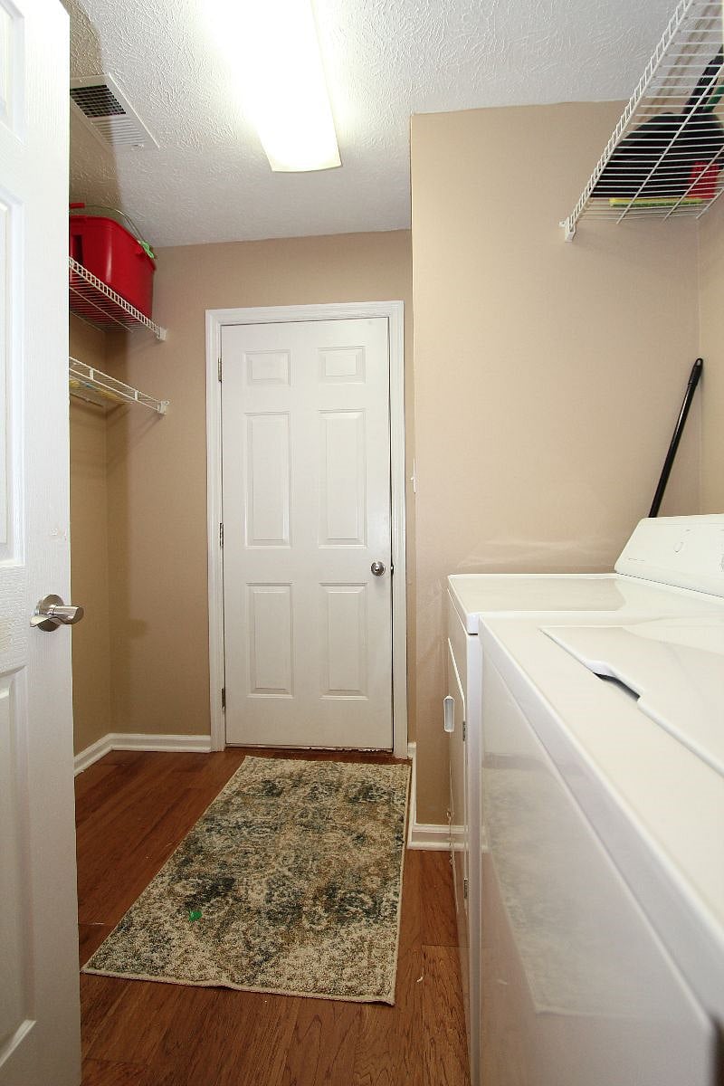 Furnished Finder property 400802_1 photo 12