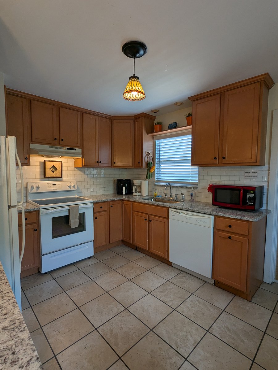Furnished Finder property 400820_1 photo 4