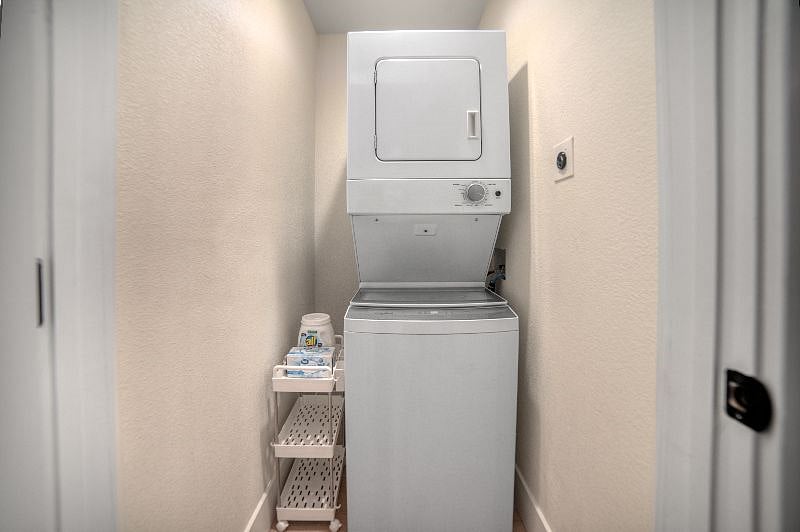 Furnished Finder property 400846_1 photo 15