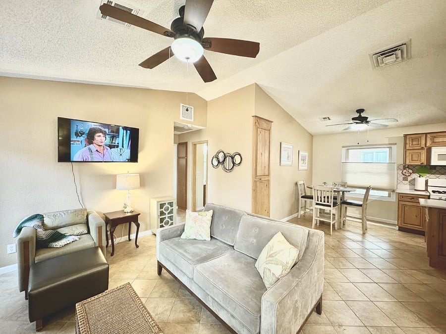 Furnished Finder property 400853_1 photo 4