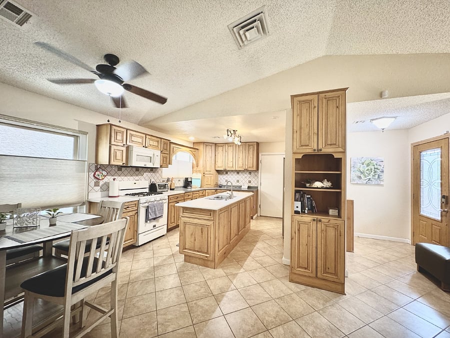 Furnished Finder property 400853_1 photo 5