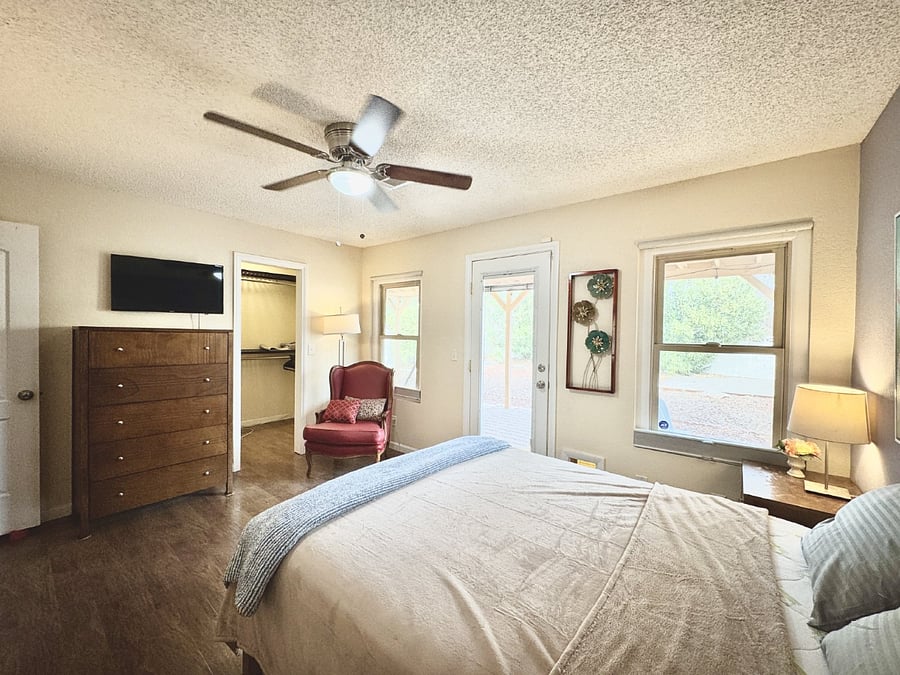 Furnished Finder property 400853_1 photo 18