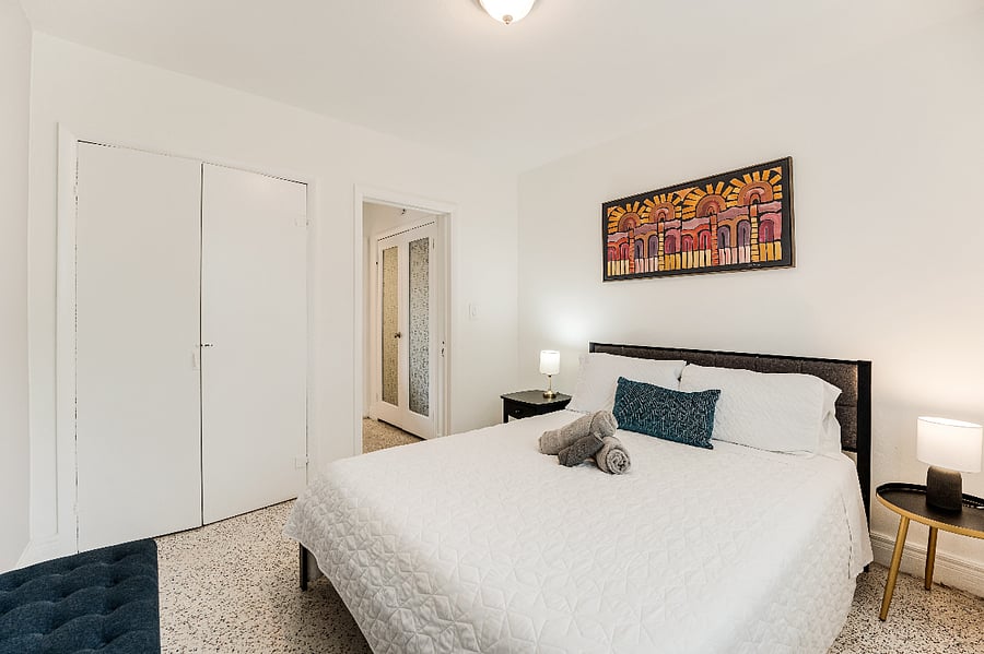 Queen size bed