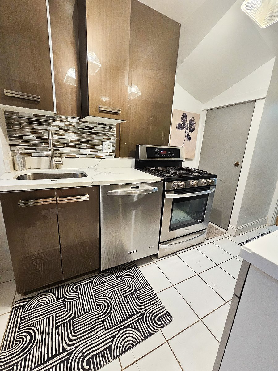 Furnished Finder property 400906_1 photo 10