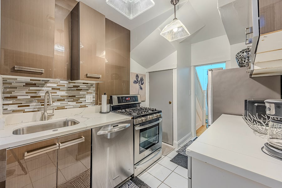 Furnished Finder property 400906_1 photo 8