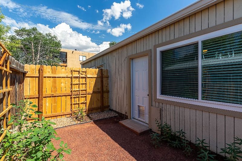 Furnished Finder property 400939_1 photo 20