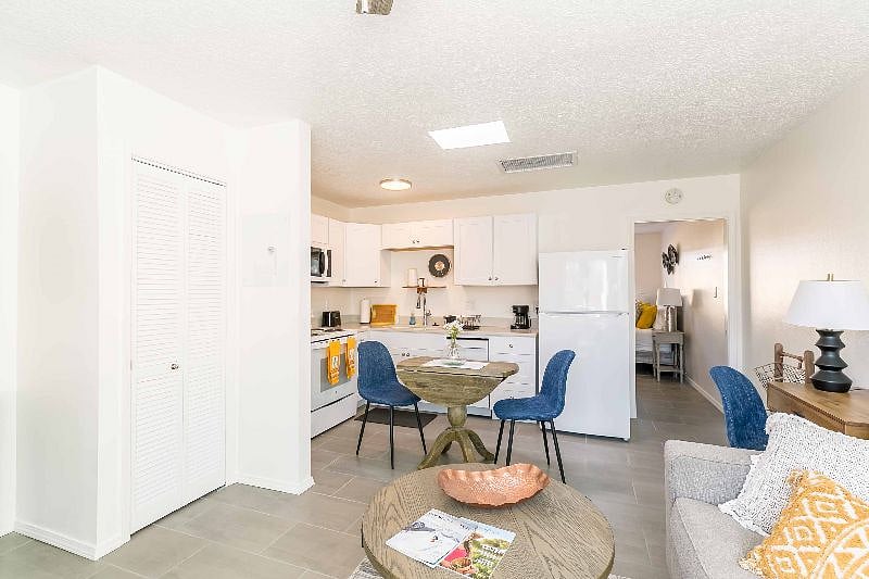 Furnished Finder property 400939_3 photo 10