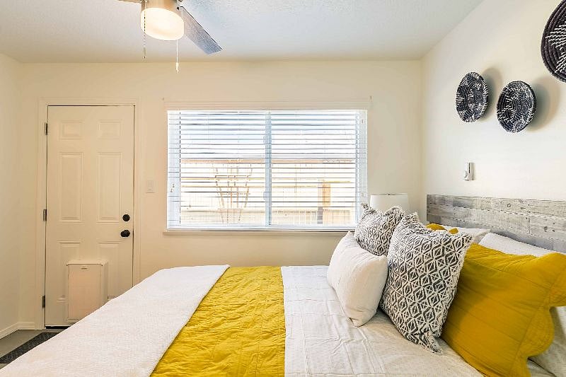 Furnished Finder property 400939_3 photo 16