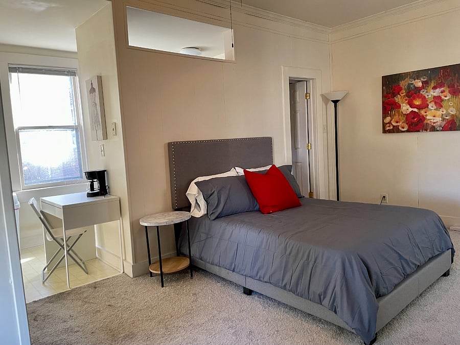 Furnished Finder property 400943_3 photo 4