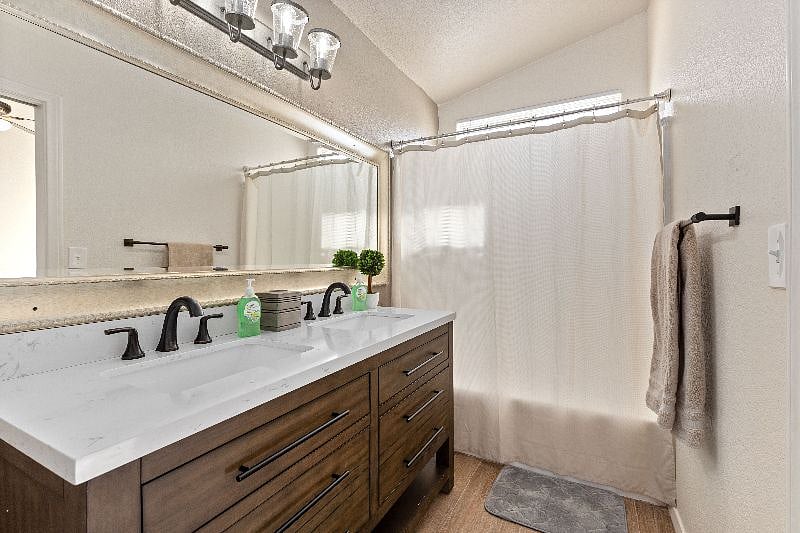 Furnished Finder property 400958_1 photo 11