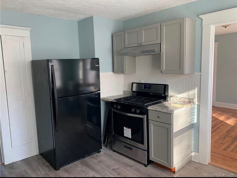 Furnished Finder property 400973_2 photo 9