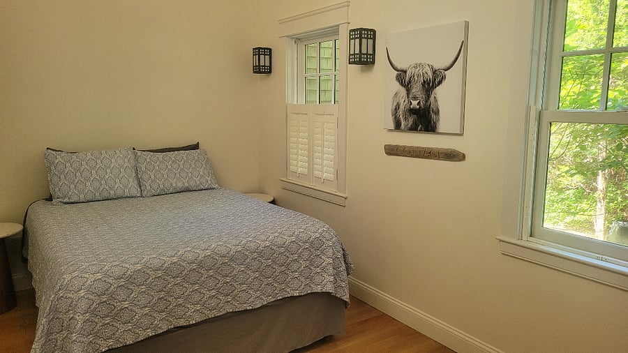 Rm #2 Queen Bed