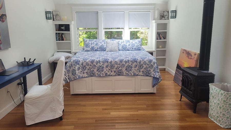 RM #1 King Bed