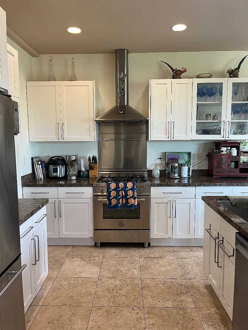 Shared fully stocked kitchen