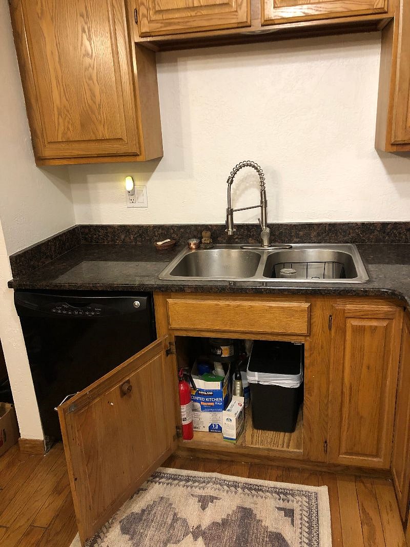 Furnished Finder property 401025_1 photo 12