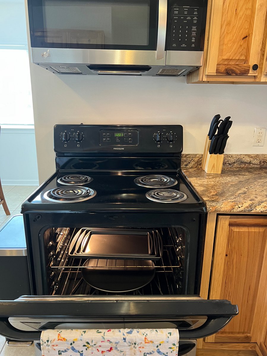 Furnished Finder property 401131_1 photo 12