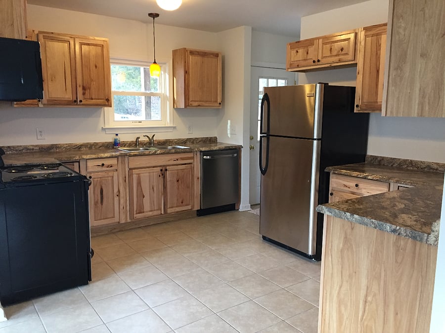 Spacious kitchen w SS appliances