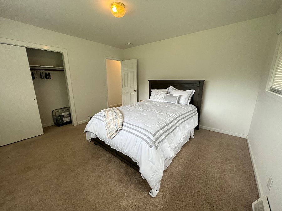 Bedroom A- Queen bed