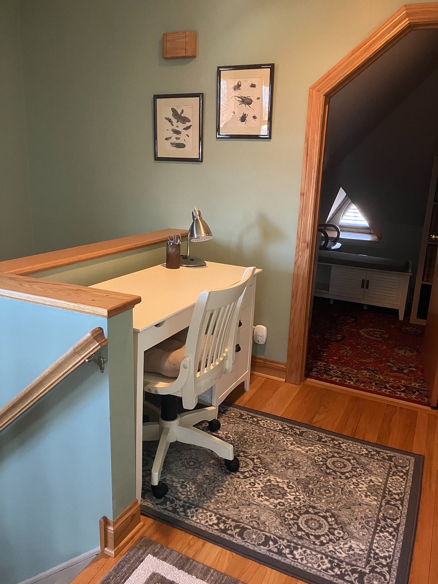 Spacious desk with drawers/hanging file and lamp.  HighSpeed Fiber Internet included!