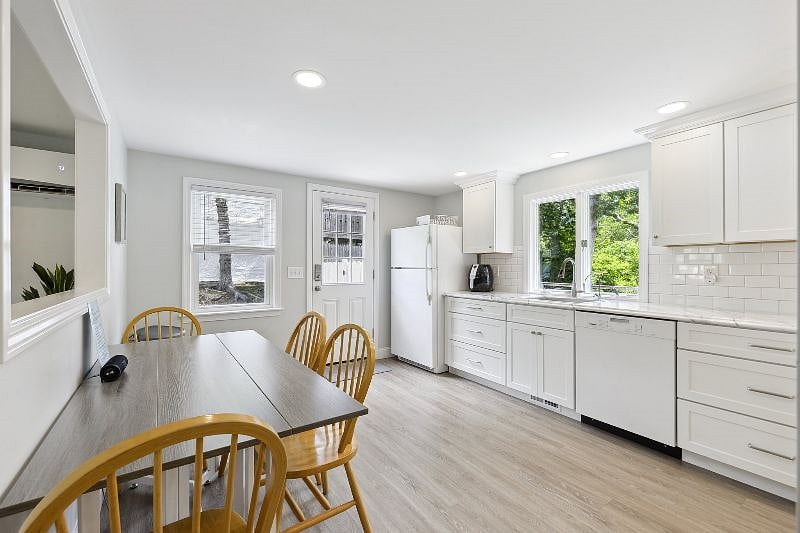 Furnished Finder property 401186_1 photo 6