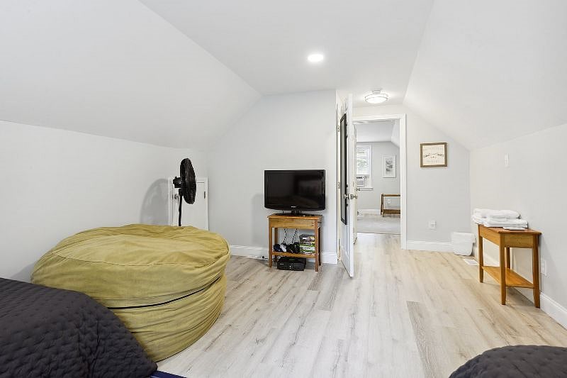 Furnished Finder property 401186_1 photo 18