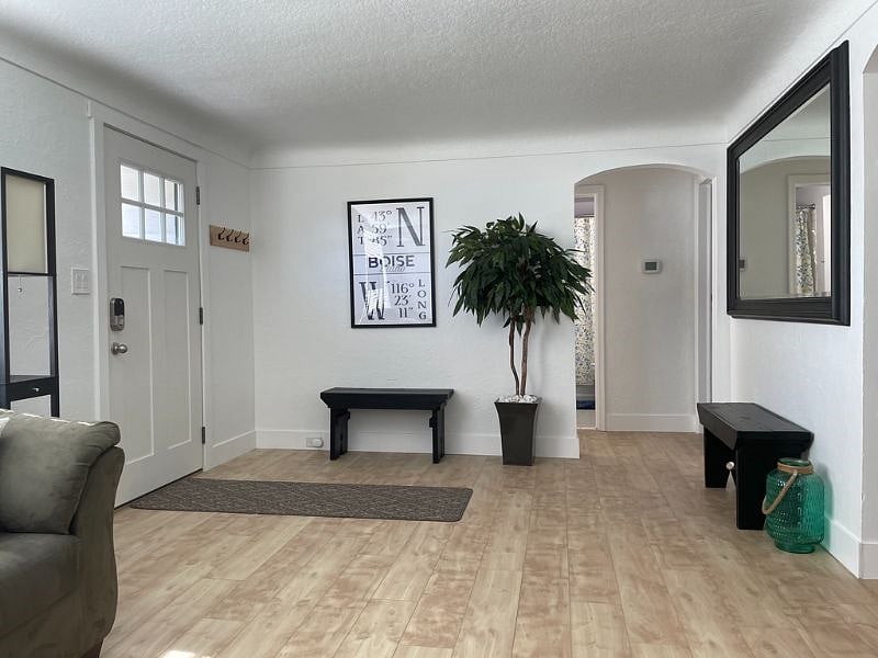 Furnished Finder property 401251_1 photo 7