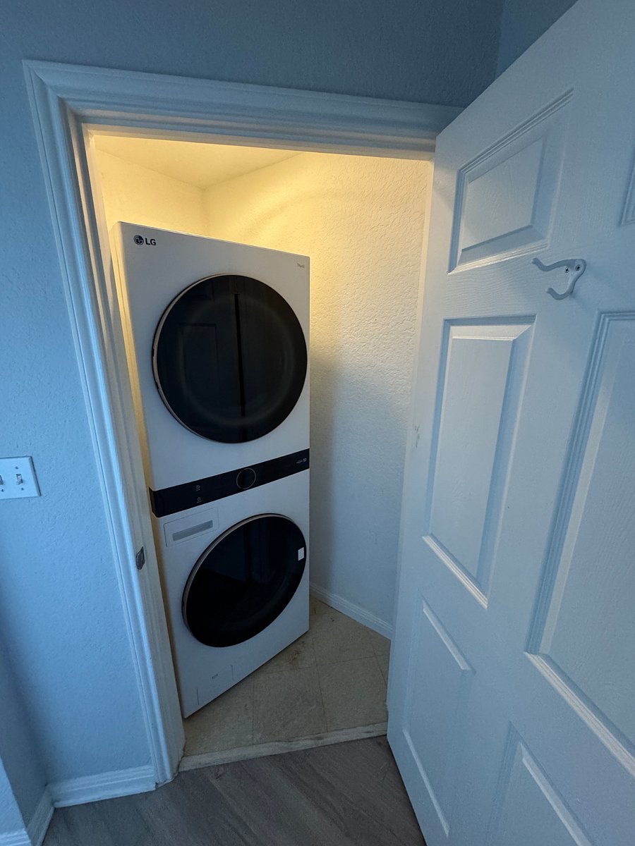 Furnished Finder property 401297_1 photo 18