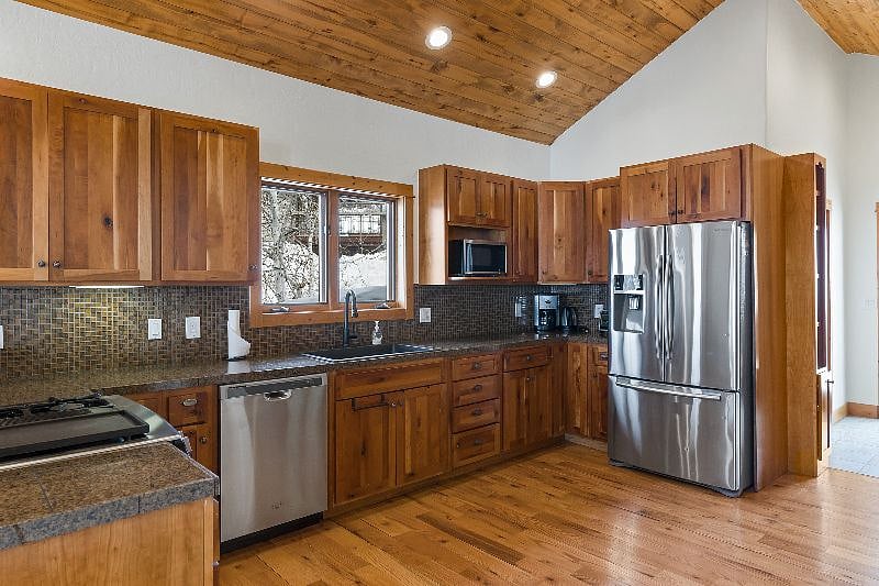 Furnished Finder property 401300_1 photo 12