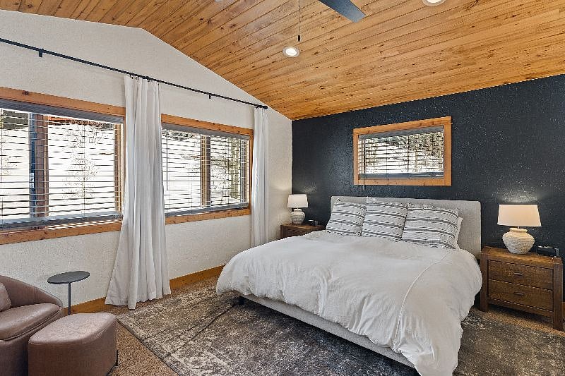 Main Bedroom with King Bed - Upper Level