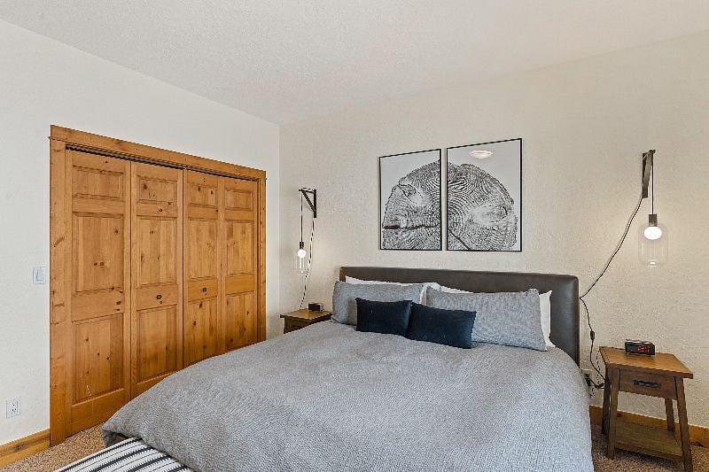 King Bedroom - Main Level
