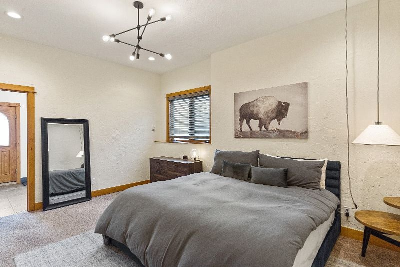 King Bedroom - Entry Level