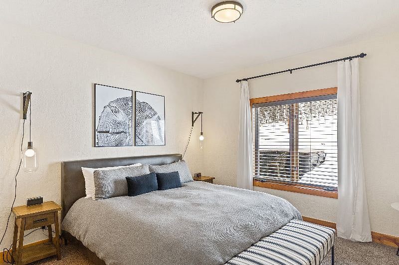 King Bedroom - Main Level