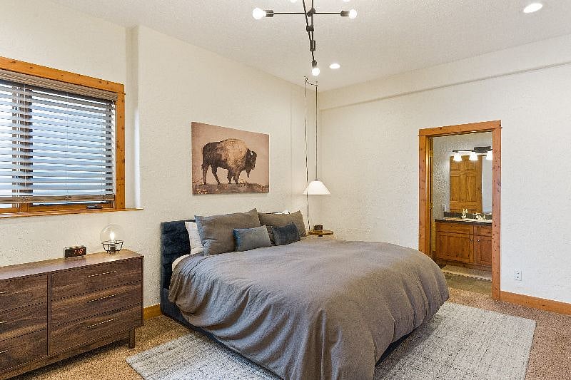 King Bedroom - Entry Level
