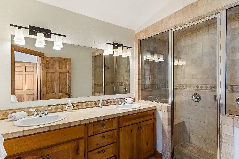 Main Bathroom with Steam Shower - Upper Level