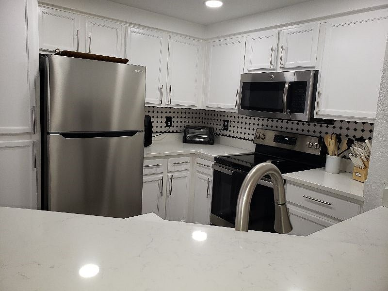 Furnished Finder property 401363_1 photo 6