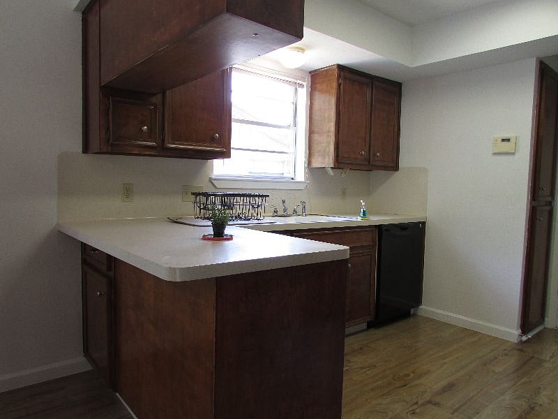 Furnished Finder property 401396_1 photo 10