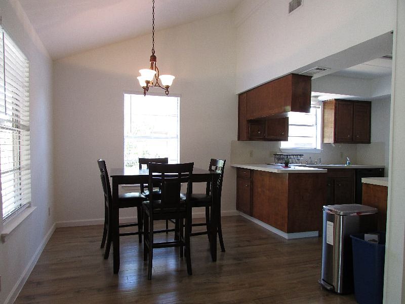 Furnished Finder property 401396_2 photo 6