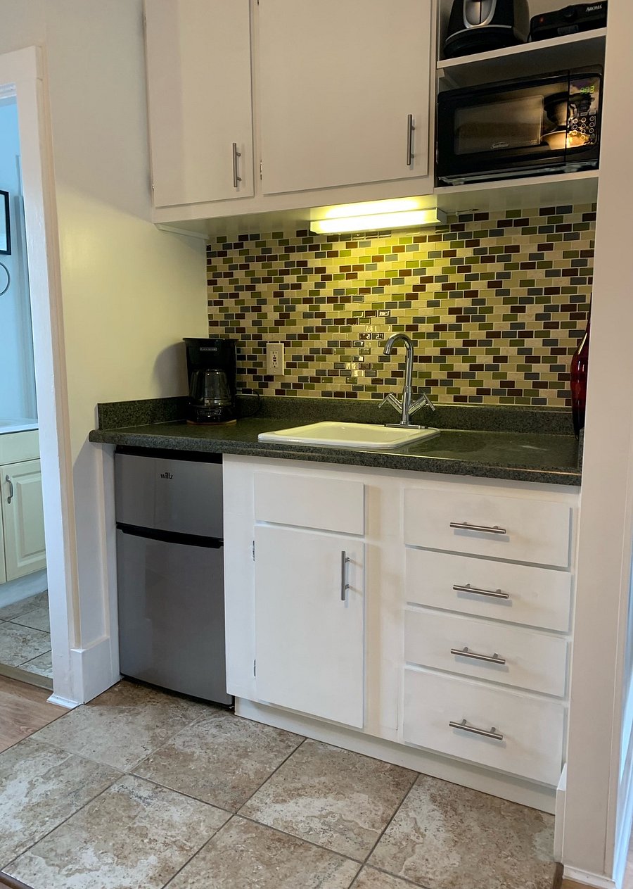 Guest House Kitchenette