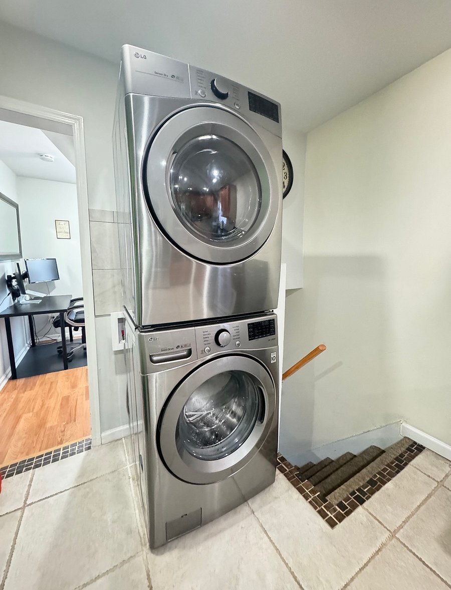 Furnished Finder property 401420_1 photo 12