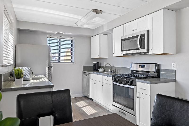 Furnished Finder property 401433_3 photo 11